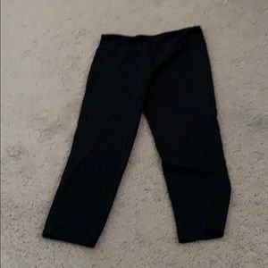 Black classic cropped leggings